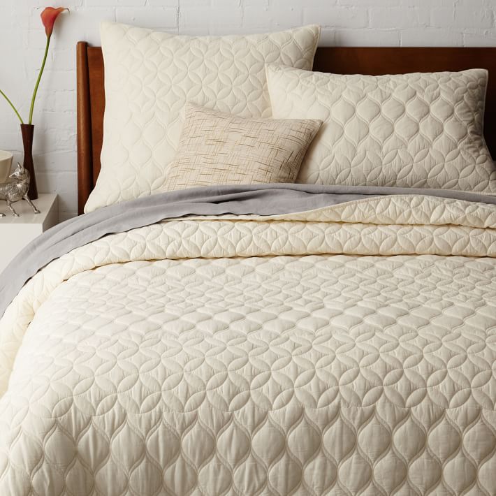 Mid Century Circlet Ogee Quilt Shams Ivory West Elm